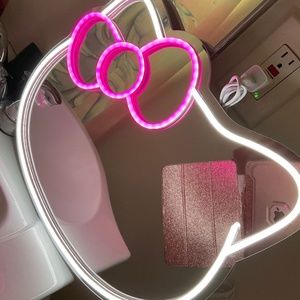 Hello kitty LED mirror